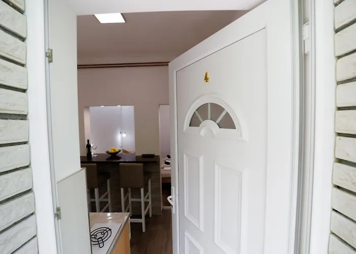 Jevtic 4 * سوكو بانيا